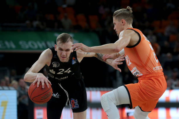 萨时显然经 萨时显然经